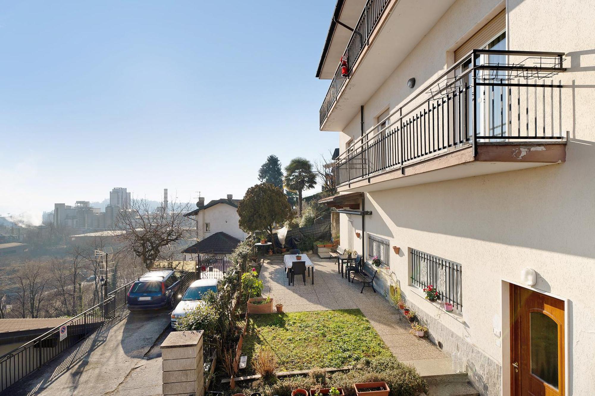 Casa Bella Apartment Intra Exterior photo
